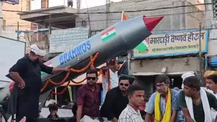 सुपौल: सुपौल में मोहर्रम के जुलूस में मिसाइल मॉडल की झांकी बनी आकर्षण का केंद्र, शहर वासियों ने की खूब तारीफ
