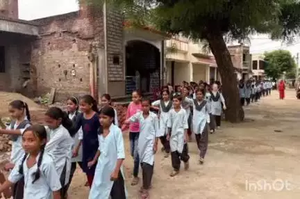 देसूरी: देसूरी के ढालोप में शिक्षा के लिए जागरूकता रैली, स्कूली बच्चों ने निकाली रैली और लोगों को सरकारी योजनाओं की जानकारी दी