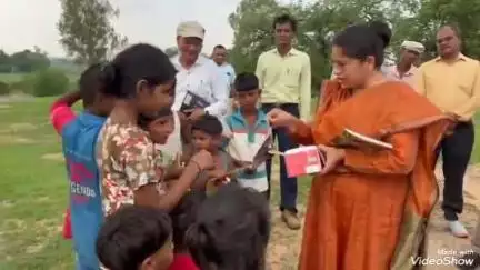 मिर्ज़ापुर: जिलाधिकारी प्रियंका निरंजन ने मोहनपुर निरीक्षण गृह का किया निरीक्षण, परिसर में आम, पलास और पाकड़ के पौधे लगाए