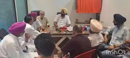 ਤਰਨਤਾਰਨ: ਵਿਧਾਇਕ ਨੇ ਅੱਡਾ ਭਿੱਖੀਵਿੰਡ ਵਿਖੇ ਵਰਕਰਾ ਨਾਲ ਮੀਟਿੰਗ ਕੀਤੀ