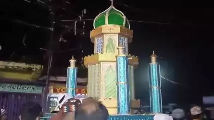 বলরামপুর: মহরম উপলক্ষে তাজিয়া সহ লাঠি খেলার শোভা যাত্রা বলরামপুর শহরে