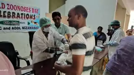 నిజామాబాద్ సౌత్: పశువుల నుంచి మనుషులకు సంక్రమించే వ్యాధుల పట్ల అప్రమత్తంగా ఉండాలి నగరంలో జిల్లా పశు వైద్య అధికారి జగన్నాథ చారి