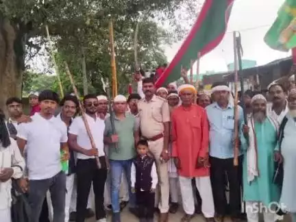 कसमार: कसमार में अधिकारियों और जनप्रतिनिधियों के प्रयास से भाईचारे के साथ निकला मोहर्रम का जुलूस