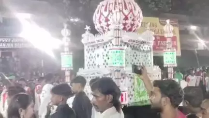 जामताड़ा: जामताड़ा जिले में निकला भव्य ताजिया, खिलाड़ियों ने दिखाए हैरतअंगेज खेल