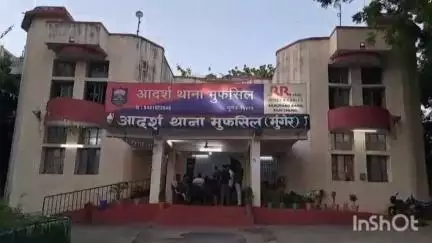 मुंगेर: मुफस्सिल थाना में बिना हेलमेट वाहन जांच के दौरान दो भाइयों ने पुलिस से की गाली-गलौज और मारपीट