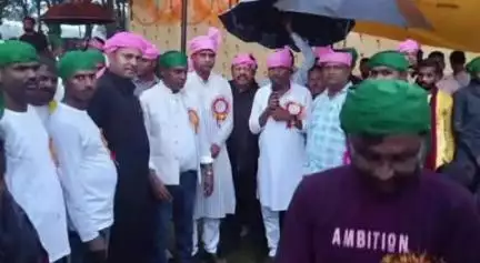 गुमला: अंबवा में मोहर्रम पर भव्य जुलूस का आयोजन किया गया