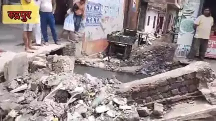 रुद्रपुर: विवेकनगर में नाली साफ करते समय नगरनिगम के कर्मचारियों से टूटी पुलिया, स्थानीय लोगों को हो रहीं दिक्कत #jansamasya