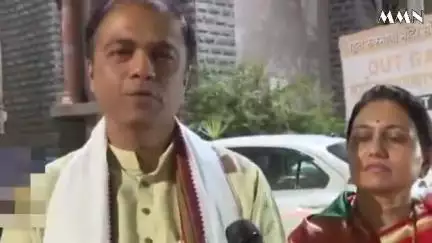 वर्धा: विठ्ठल-रुख्मिणी चरणी पालकमंत्री डॉ. भोयर सपत्नीक पंढरपूर येथे नतमस्तक:शांती, समृद्धीसाठी घातले साकडे