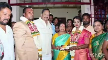 வாலாஜா: நவல்பூர் உள்ளிட்ட பல்வேறு பகுதியில் நடைபெற்ற திமுக நிர்வாகிகள் இல்ல திருமண விழாவில் அமைச்சர் காந்தி பங்கேற்பு
