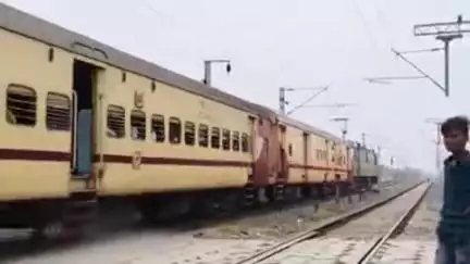 शेखपुरा: कावड़ यात्रियों की भीड़ को देखते हुए मधुपुर-बनारस श्रावणी मेला स्पेशल ट्रेन शुरू, शेखपुरा में ठहराव