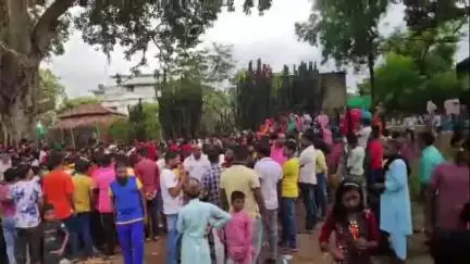 বলরামপুর: একসঙ্গে তিনটি গ্রামের মহরম আখড়ার লাঠি খেলা প্রদর্শন হরিপালডি বট তলায়