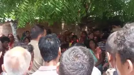 बीकापुर: असरेवा में कमरे के अंदर पंखे से लटकता मिला 20 वर्षीय विवाहिता का शव, पुलिस ने PM के लिए भेजा, मृतका के भाई ने दी तहरीर