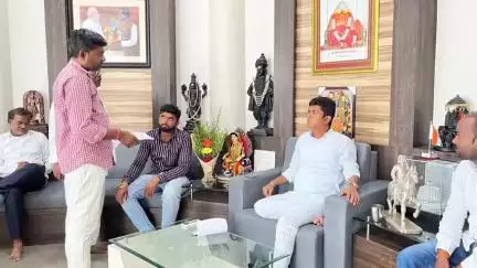 जाफराबाद: आमदार निवासस्थानी जाफराबाद भोकरदन विधानसभा मतदारसंघातील कार्यकर्त्यांनी, गावकऱ्यांनी घेतली आ. संतोष दानवे यांची भेट