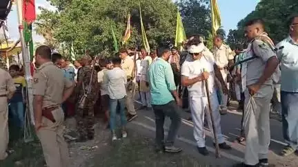 समस्तीपुर: चंदौली: दरगाह चौक पर 6 ताजिया का मिलान, वैनी थाना अध्यक्ष दलबल के साथ तैनात
