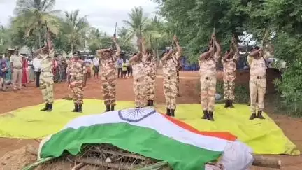 ಗೌರಿಬಿದನೂರು: ಹೃದಯಾಘಾತದಿಂದ ಯೋಧ ಗಂಗಾಧರಪ್ಪ ಸಾವು, ತೊಂಡೇಬಾವಿ ಗ್ರಾಮದಲ್ಲಿ ಅಂತ್ಯಕ್ರಿಯೆ