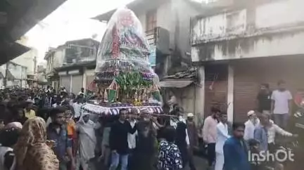મહોરમ નિમિત્તે શહેરના વિવિધ વિસ્તારના તાજીયા ઝુલુસ પોલીસ બંદોબસ્ત વચ્ચે શાંતિપૂર્ણ માહોલમાં નીકળ્યા