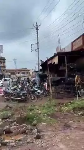 अभनपुर: राजिम रोड में बिजली ट्रांसफार्मर को पार्षद की सक्रियता से किया गया स्थानांतरित