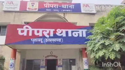 पिपरा: पीपरा पुलिस ने बूढ़रौंदा गांव के पास 10 देसी महुआ शराब की भट्ठियों को किया ध्वस्त