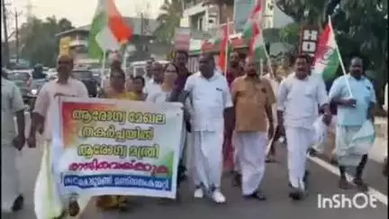 കോഴഞ്ചേരി: യൂത്ത് കോൺഗ്രസ് നേതാവിന്റെ അറസ്റ്റ്, കൊടുമണ്ണിൽ കോൺഗ്രസ് പ്രതിഷേധ പ്രകടനം