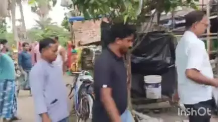 ক্যানিং ২: বিধায়ক শওকত মোল্লার নির্দেশে সারেঙ্গাবাদে জনসংযোগ কর্মসূচি করলেন তৃণমূলের অঞ্চল সভাপতি