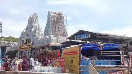 திருச்செந்தூர்: முருகன் கோவிலில்12 வருடம் கழித்து நடக்கும் மகா கும்பாபிஷேகத்திற்காக - 6000 போலீஸ் பாதுகாப்பு பணியில் ஈடுபட்டுள்ளனர்