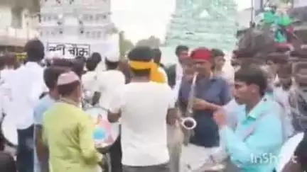 निघासन: निघासन कस्बे में यौमे अशूरा पर निकला ताजिया का जुलूस, या अली या हुसैन के नारों से गूंजा कस्बा, पुलिस रही मुस्तैद