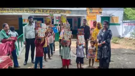 गौरीगंज: अमेठी जनपद में गरीब बच्चों को वितरित की गई कॉपी, किताबें और कलम, यूपीपी की तैयारी कर रहे छात्र ने उठाया कदम