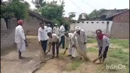 દિયોદર: દિયોદર તાલુકાના ઓઢા ગામે સહકારીતા દિવસ નિમિત્તે ખેડૂત જાગૃતિ અને સફાઇ અભિયાન કાર્યક્રમ યોજાયો