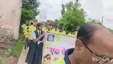 कळमेश्वर: तेल कामठी येथे दिवाणी व फौजदारी न्यायालय कळमेश्वर तर्फे भव्य वृक्षरोपण सोहळ्याचे आयोजन, विद्यार्थ्यां तर्फे वृक्षदिंडी