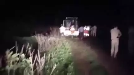 अनूपपुर: भारी बारिश से सजहा पुलिया टूटी, स्विफ्ट डिजायर कार बही, महिला का शव मिला, SDRF टीम मौके पर