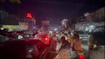 मथुरा: वृंदावन में वीकेंड पर यातायात व्यवस्था ध्वस्त, दर्शनार्थी दिनभर भीषण जाम से जूझते रहे