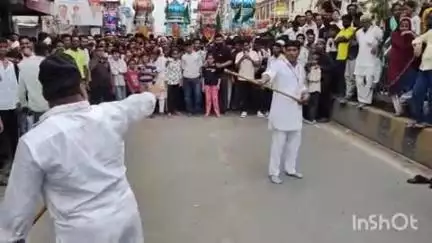 किशनगढ़: मार्बल सिटी में मोहर्रम के ताजिये का जुलूस निकाला गया, पहाड़िया चौराहे पर युवाओं ने दिखाए करतब