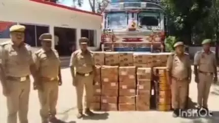 भाटपार रानी: पिंडी चौराहे के पास पुलिस ने लावारिस खड़ी ट्रक से बड़ी मात्रा में शराब बरामद की