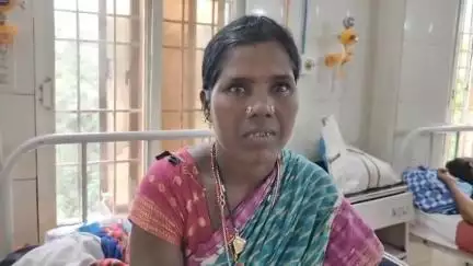 ରାୟଗଡା: କାଶୀପୁର ବ୍ଲକର ଟିକରପଡା ଗ୍ରାମରେ ବିଷାକ୍ତ ଛତୁ ଖାଇ  ଅସୁସ୍ଥ ହୋଇ ଜିଲ୍ଲା ମୁଖ୍ୟ ଚିକତ୍ସାଳୟରେ ଚିକିତ୍ସିତ ବେଳେ ମହିଳାଙ୍କ ପ୍ରତିକ୍ରିୟା