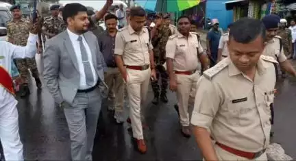 निरसा/चिरकुंडा: निरसा: मोहर्रम को देखते हुए एसएसपी और उपायुक्त ने क्षेत्र का किया निरीक्षण