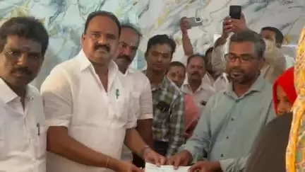 திருவொற்றியூர்: தாங்கல் பீர் பயில்வான் தெருவில் மின்சாரம் தாக்கி உயிரிழந்த சிறுவன் குடும்பத்திற்கு ₹10 லட்சம் நிவாரண நிதி வழங்கிய MLA