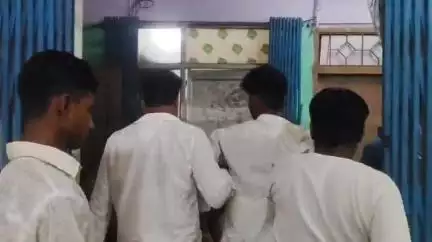 ক্যানিং ১: বন্ধুদের সাথে ক্যানিং মৌখালী ব্রিজে বেড়াতে এসে দুর্ঘটনার কবলে তালদির যুবক, প্রাণ নিয়ে টানাটানি
