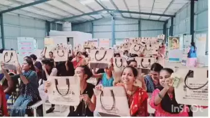 ઉમરગામ: સંજાણ સમર્પણ ફાઉન્ડેશને કામકાજનાં સ્થળે સ્ત્રીઓની જાતીય સતામણીના કાયદા વિશે માહિતી આપી