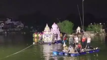 વડોદરા પૂર્વ: 10 માં ચાંદ એ સરસિયા તળાવ ખાતે તાજીયા વિસર્જન કરવામાં આવ્યા