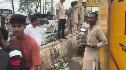 bogda pul par ak rasta khola jana ban Raha ladhai ka wajha