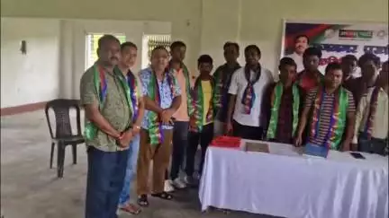 गोबिंदपुर राजनगर: राजनगर में आजसू प्रखंड कमेटी की बैठक, पार्टी जनमुद्दों पर उठाएगी आवाज़