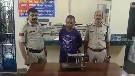 कोटा: ग्राम भरारी व कोटा में चोरी करने वाले एक आरोपी को कोटा पुलिस ने किया गिरफ्तार, कब्जे से ₹1500 एवं सिलाई मशीन की गई ज़ब्त