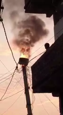 घोसी: साहोबिगहा में बिजली के खंभे में लगा बॉक्स धू-धू कर जला, कोई हताहत नहीं