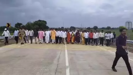 चिखली: मौजे पेठ येथे आ. श्वेताताई महाले यांच्या हस्ते मोठ्या पुलाचे भव्य लोकार्पण
