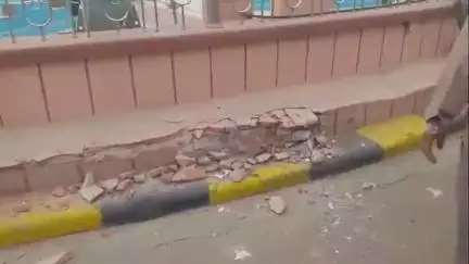 बीकानेर: अम्बेडकर सर्किल पर चढ़ा ट्रक, पुलिस के सीसीटीवी की केबल हुई क्षतिग्रस्त