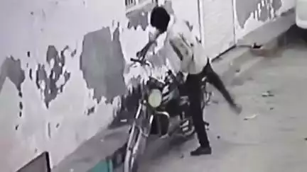 पानीपत: इसराना किसान भवन के पास 30 सेकंड में बाइक चोरी, आरोपी सीसीटीवी में कैद