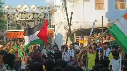 मीनापुर: तुर्की खरारू गांव में ताजिया जुलूस में फिलिस्तीन का झंडा और हथियार लहराने का वीडियो वायरल, पुलिस जांच में जुटी
