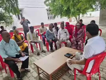 मेहदावल: कर्मा कला आवास पर मेहदावल के विधायक अनिल कुमार त्रिपाठी ने जनता दरबार लगाकर ग्रामीणों की समस्याएं सुनीं