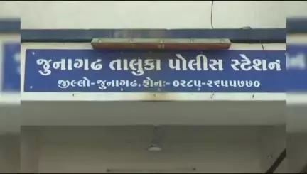 જૂનાગઢ: તાલુકાના સાબલપુર ગામે વેપારીની દુકાનમાં ઘૂસી હુમલો, તોડફોડ કરી