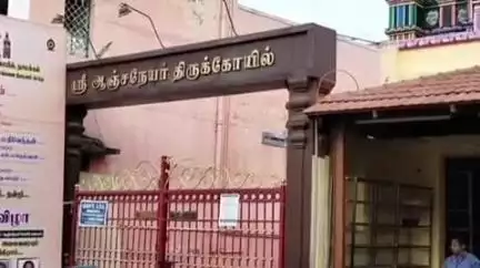 நாமக்கல்: கோட்டை ரோட்டில் ஆஞ்சநேயர் கோவிலில் சாரோஷ் என்ற புதிய செயலியை ஓட்டல் உரிமையாளர்கள் தொடங்கி வைத்தனர்